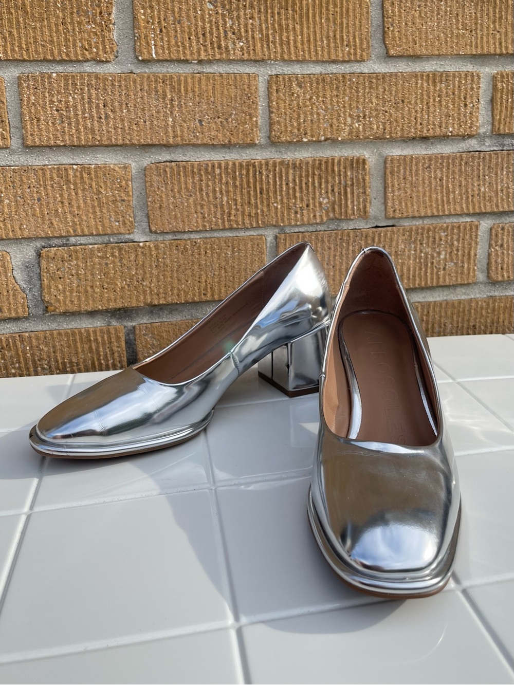 AEROSOLES Alae Metallic Mirror Silver Block Heel Pumps Women 6.5 SHINY!
